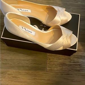 Sayin soft pink low heals size 9 only wore them once